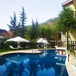 Hotell Alya 5*